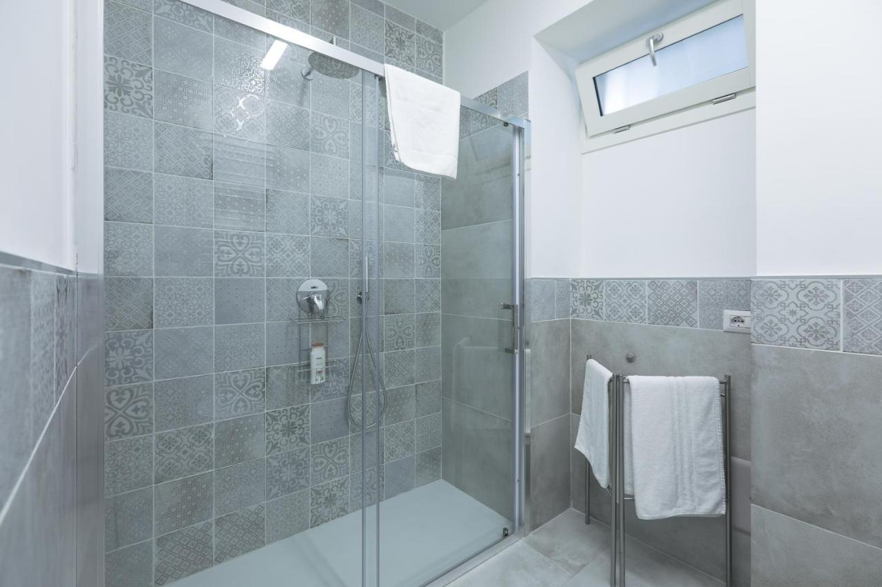 Blue Sapphire Como Cozy Flat In Center Of City Daire Dış mekan fotoğraf