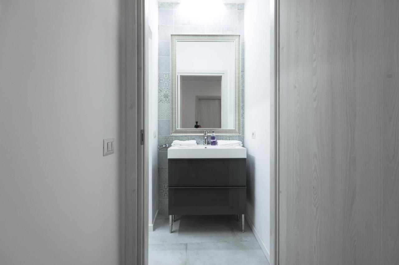 Blue Sapphire Como Cozy Flat In Center Of City Daire Dış mekan fotoğraf